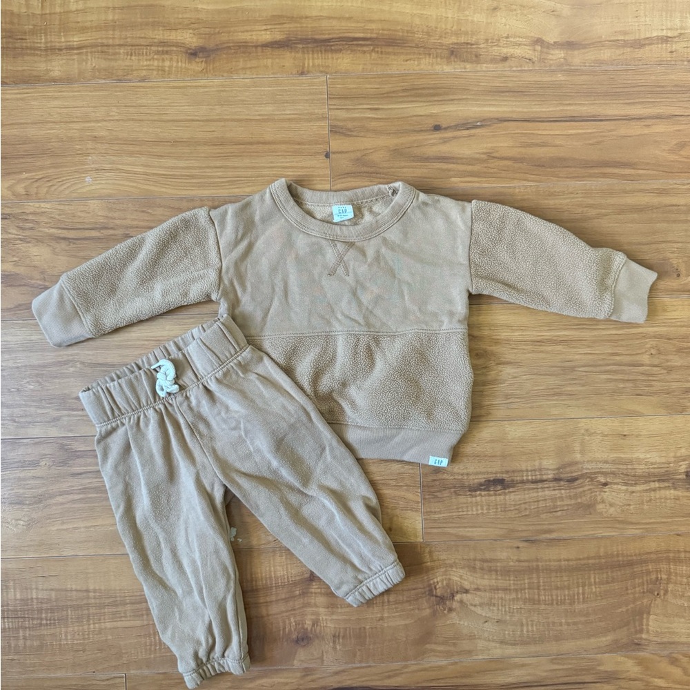 GAP Kids Tan Matching Set